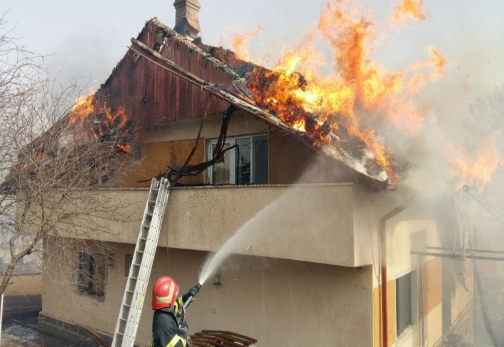 Prahova. Incendiu la o gospodărie din Drăgănești