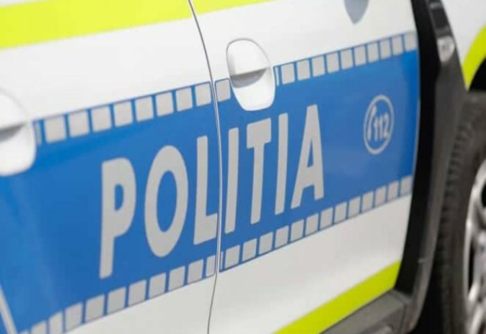 Doi minori reținuți, la Ploiești, pentru tâlhărie calificată, lovire și distrugere 