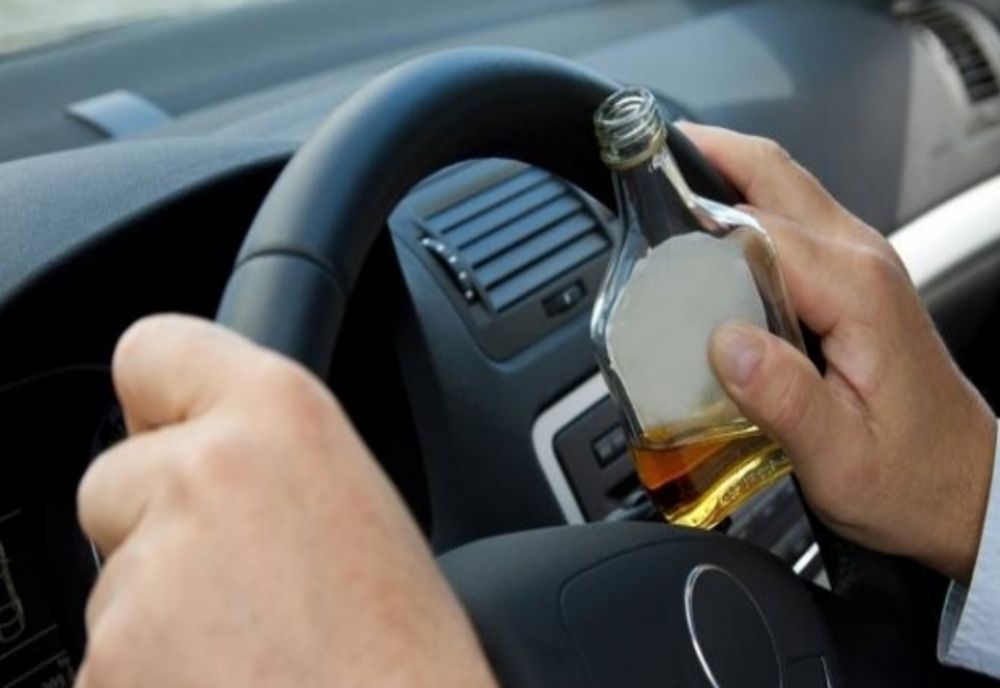 Prahova. Şofer prins în timp ce conducea beat, după ce oamenii l-au văzut în trafic și au sunat la poliție