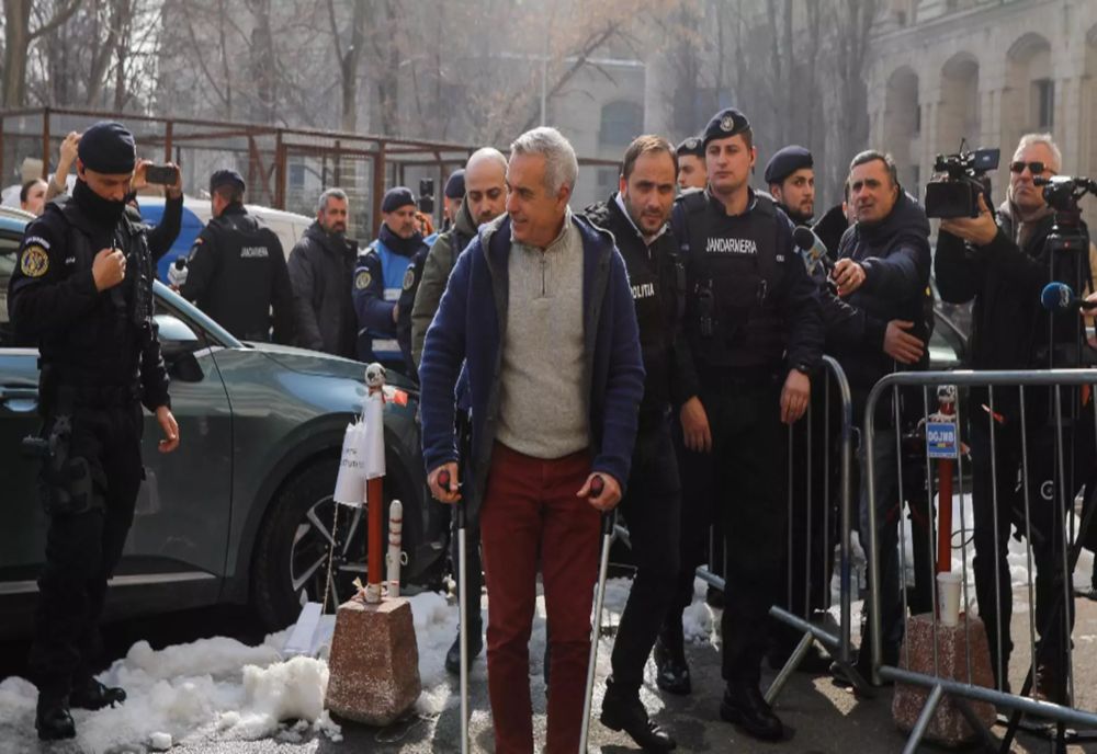 CONTESTAȚIA DEPUSĂ DE AVOCAȚII LUI CĂLIN GEORGESCU LA MĂSURA CONTROLULUI JUDICIAR VA FI JUDECATĂ, ASTĂZI, DE MAGISTRAȚI