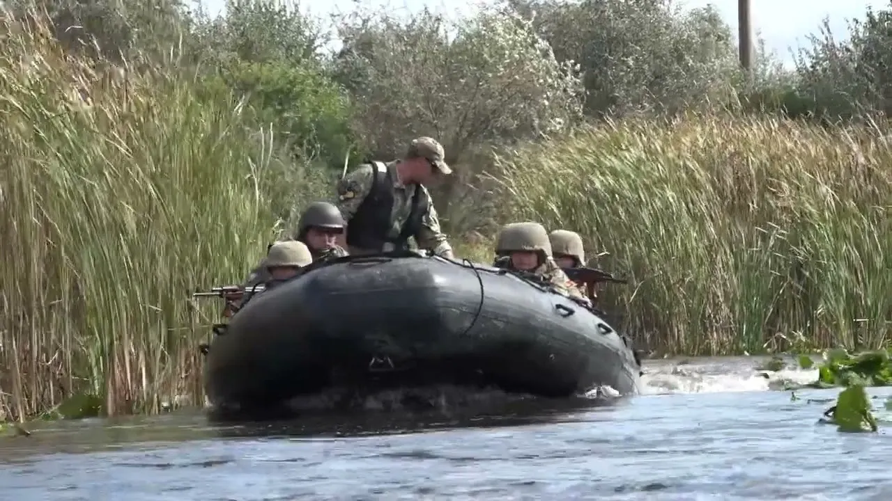 3.000 de rezerviști voluntari, trimiși la instrucție alături de militari