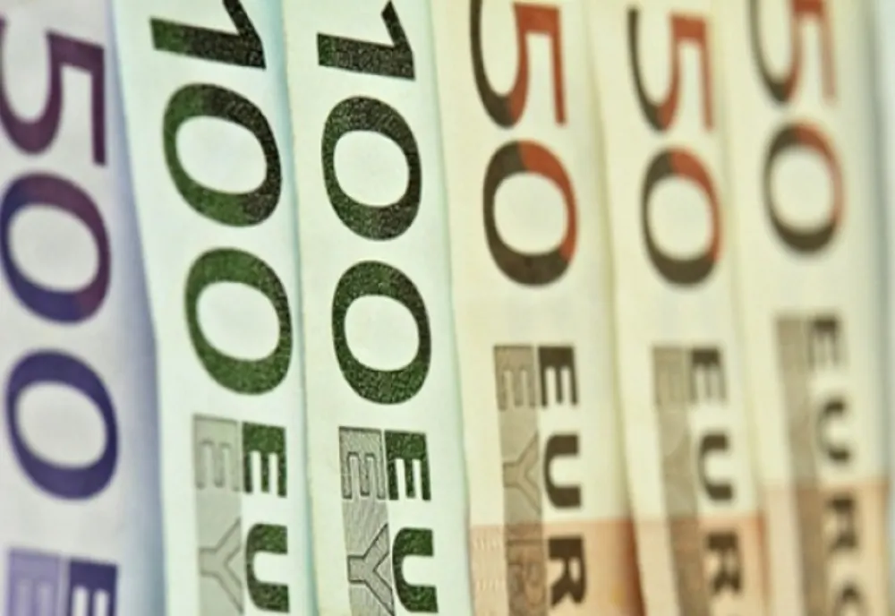 Cel mai slab leu din istorie în fața euro 