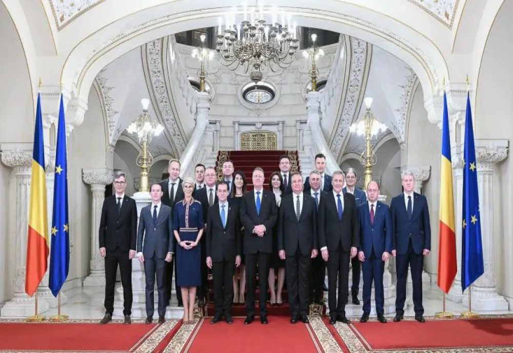 Klaus Iohannis participă la ceremoniile de preluare a mandatelor de ministru de către Aurescu, Vela, Ciucă şi Predoiu