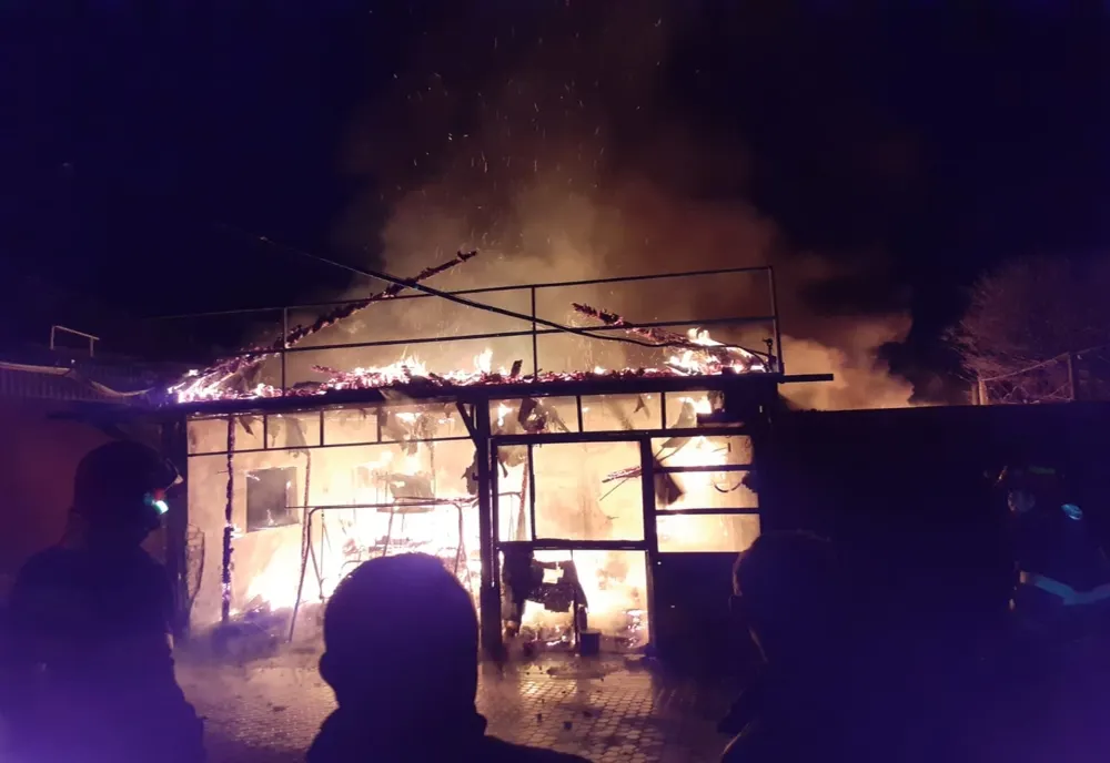 Incendiu la o pensiune din Buşteni