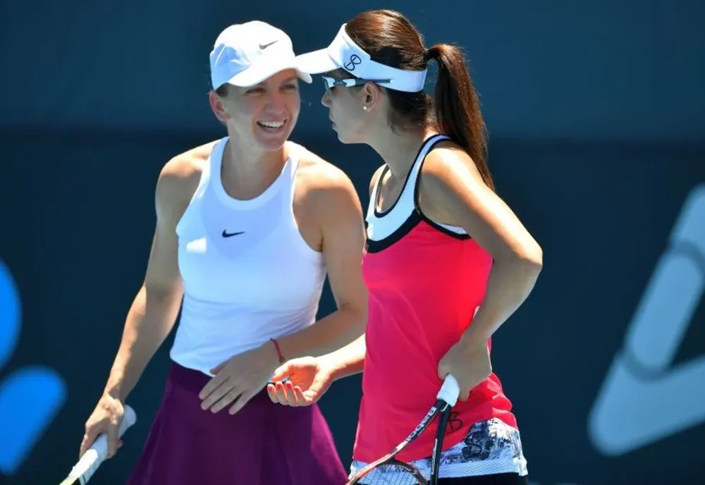 Simona Halep şi Raluca Olaru au fost învinse la Adelaide . Cu cine joacă Simona la simplu