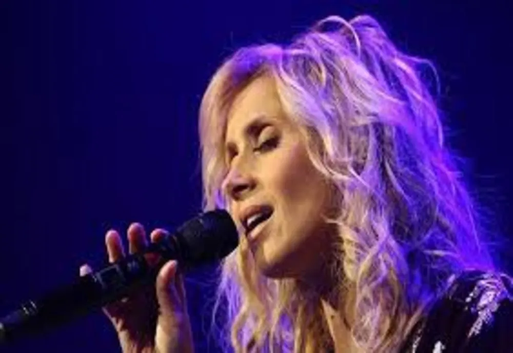 Lara Fabian și-a anulat concertul de la București pentru că nu a fost plătită