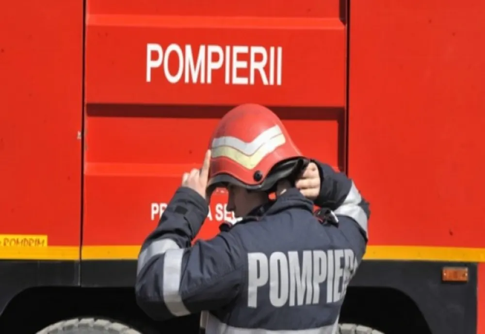 Incendiu la o locuinţă particulară din Ploiești