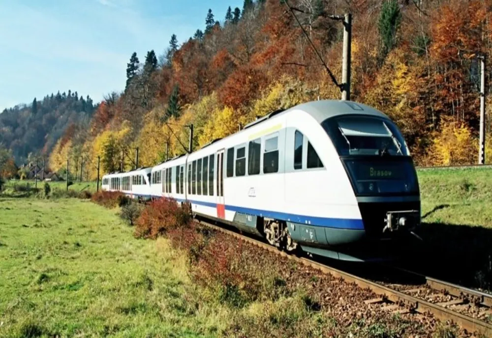 Un bărbat care trebuia să stea izolat la domiciliu, găsit în trenul Ploieşti-Bucureşti