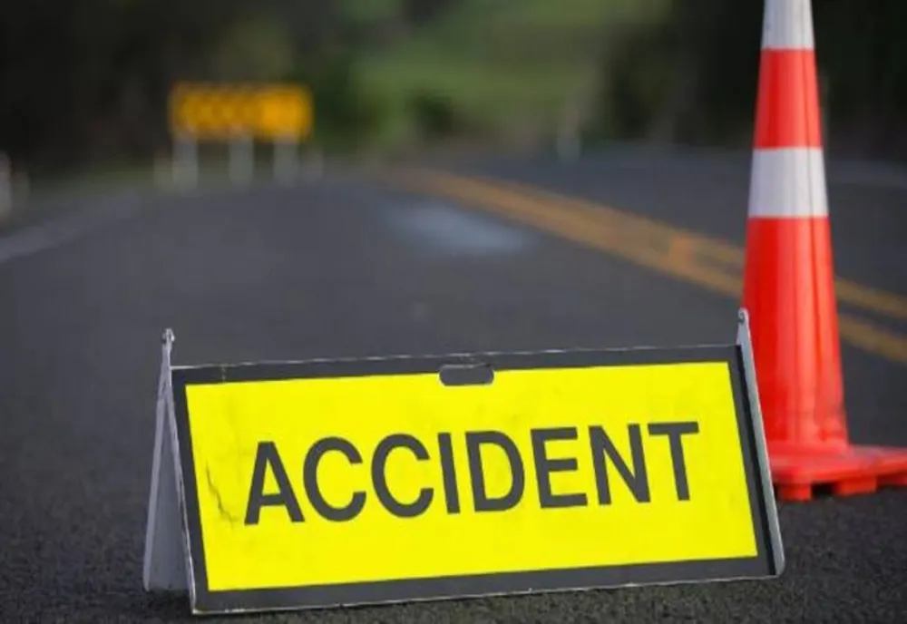 Accident în Prahova. Au fost implicate o motocicletă și cinci autoturisme