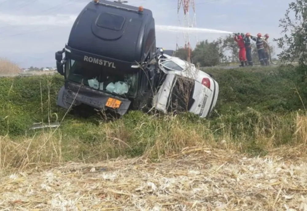 Pericol de explozie în Ploieşti. O cisternă plină cu kerosen s-a răsturnat pe Centura de Est