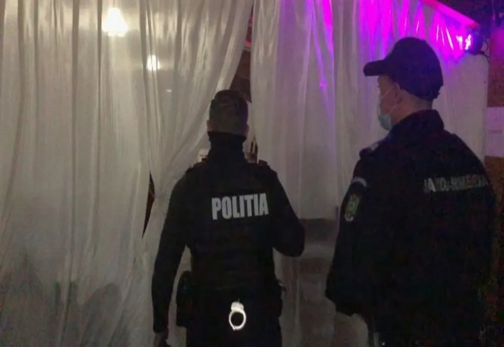 Petrecere cu lăutari, oprită de poliție, în Prahova