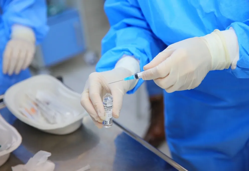 S-a stabilit procedura de vaccinare a persoanelor dializate din Prahova