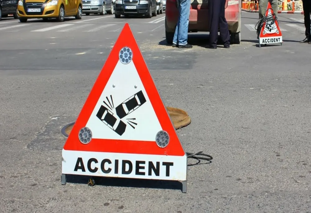 Accident grav pe DJ 102, în Prahova. O șoferiță a intrat pe contrasens
