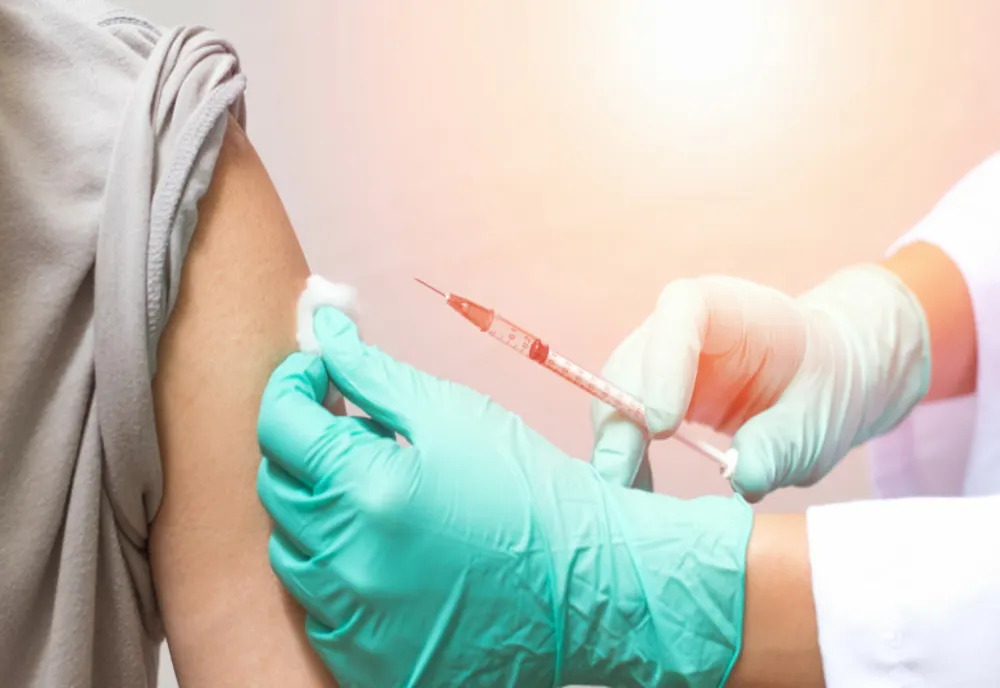 Centrul de vaccinare din Vălenii de Munte nu poate fi deschis din lipsă de medici