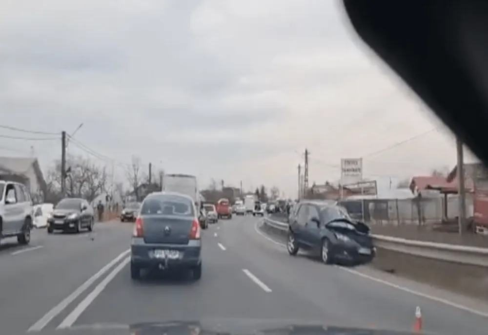 Patru mașini implicate într-un accident, pe DN 1B, în Prahova