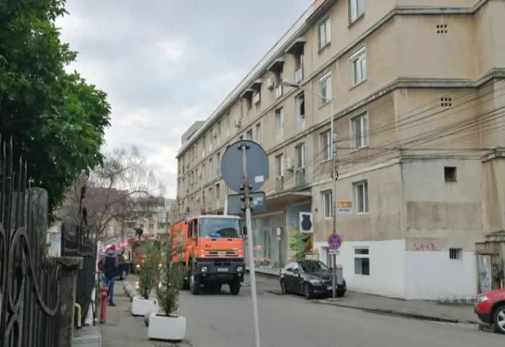 Explozie într-un bloc din centrul Ploieştiului