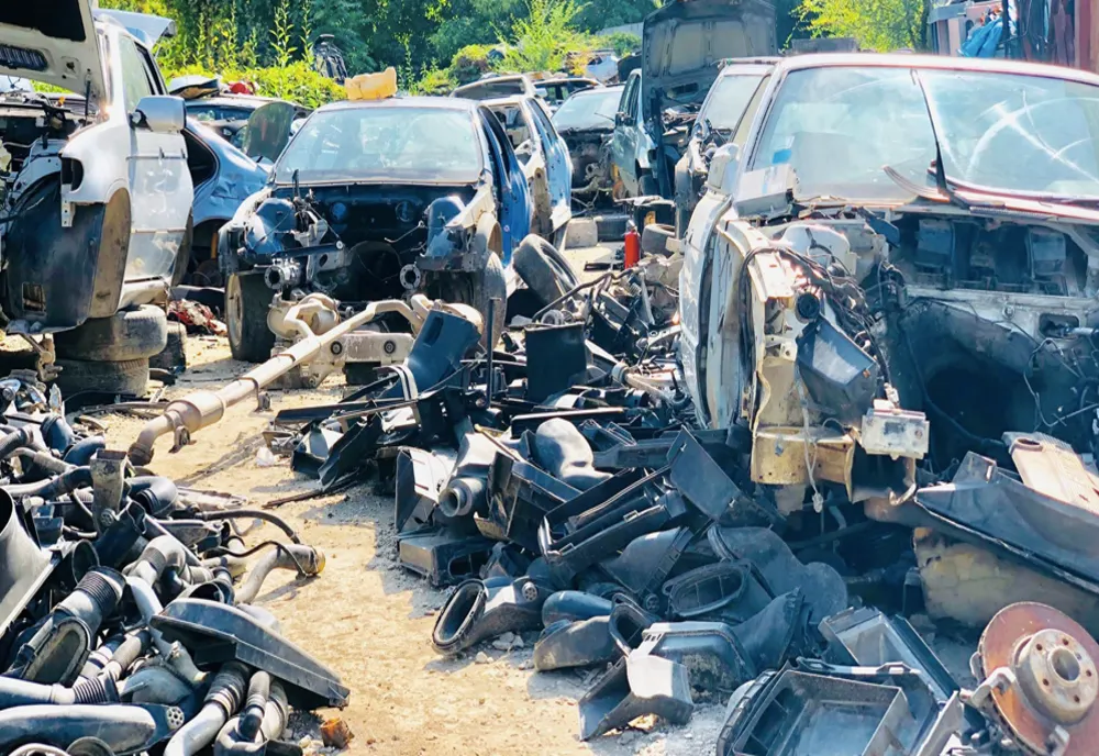 Garda de Mediu, controale privind activitățile de valorificare a vehiculelor scoase din uz în Ploiești și Mizil