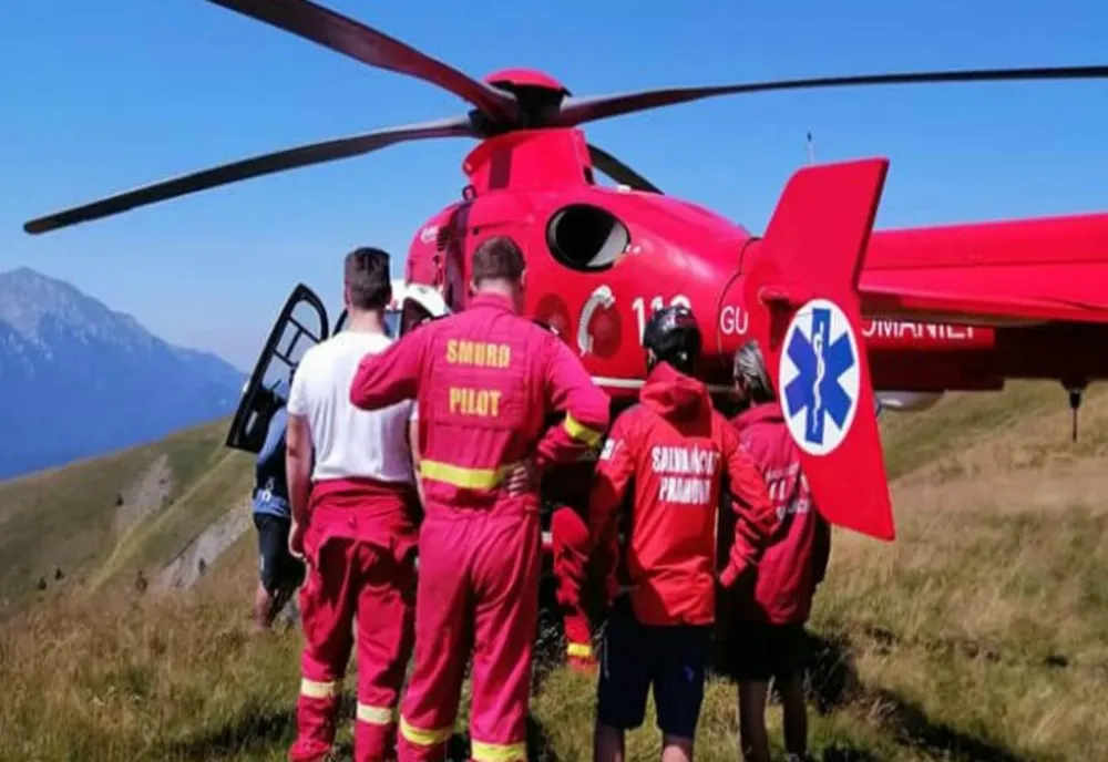 Turistă recuperată cu elicopterul din Munții Baiului