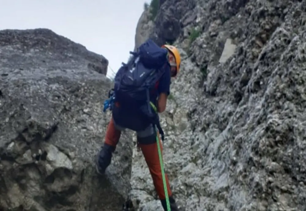 Grup de bucureșteni, recuperat de Salvamont de pe unul dintre cele mai grele trasee din Bucegi