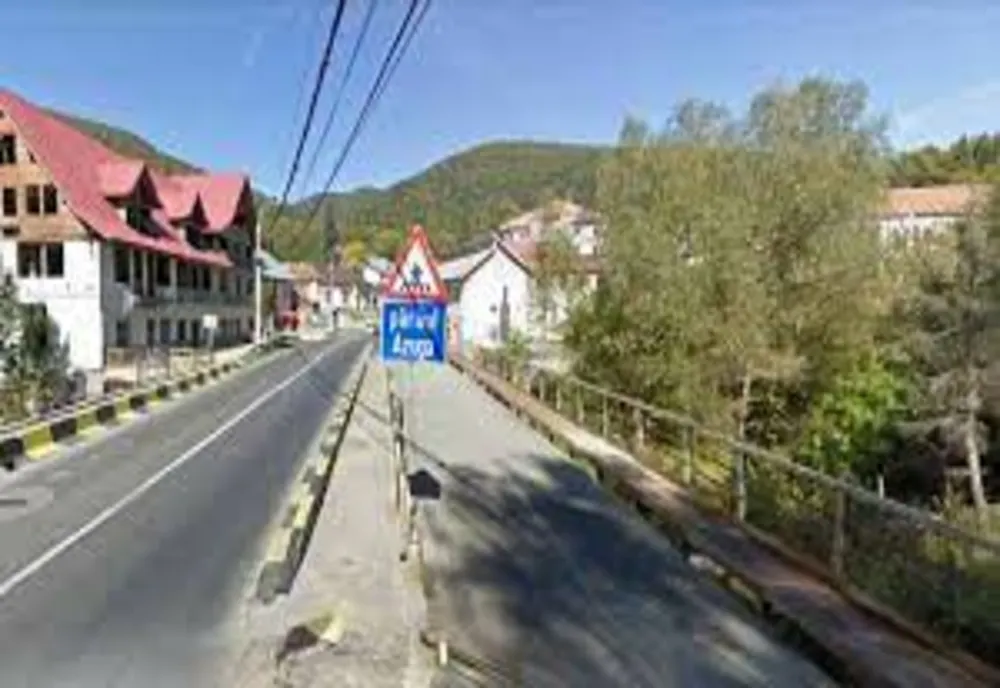 Prahova. Traficul peste pârâul Azuga, de pe DN 1, va fi închis temporar marți dimineața, de la ora 02.00