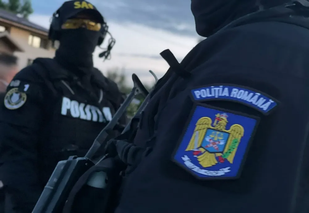 Prahova. Percheziţii la persoane bănuite de furturi din societăţi comerciale