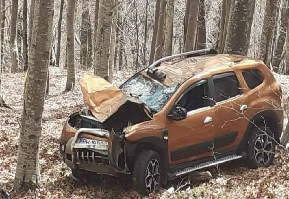 Accident mortal la Muntele Roșu. Un șofer s-a răsturnat cu mașina într-o râpă
