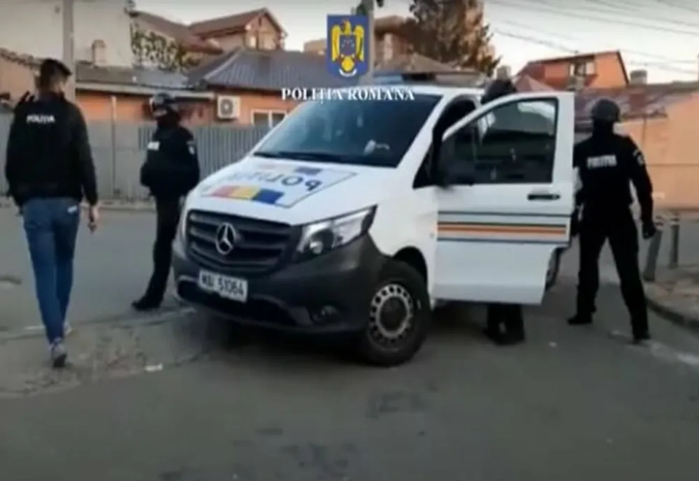 Zeci de percheziții, în șapte județe, printre care şi Prahova, într-un dosar de proxenetism- VIDEO
