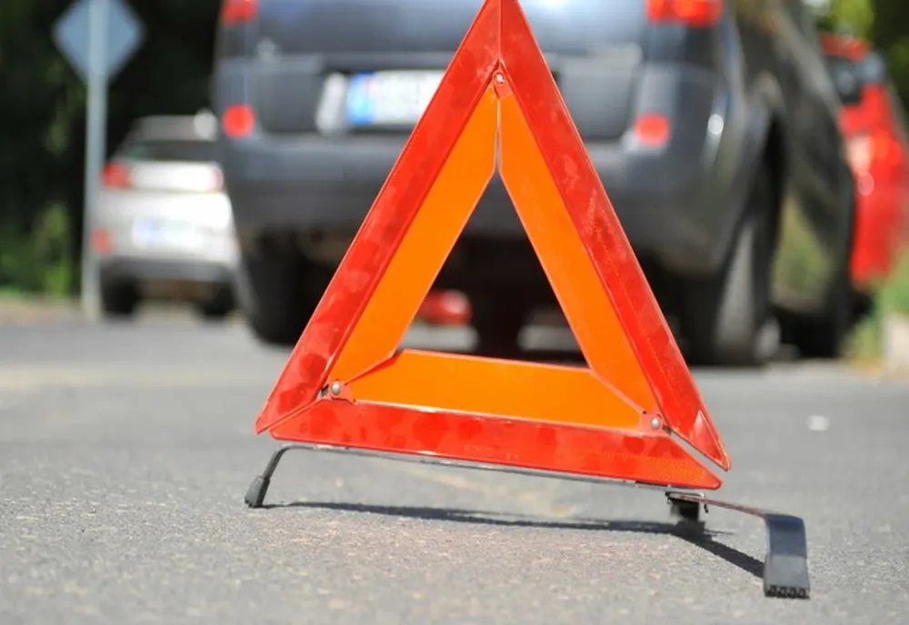 Prahova. Accident rutier pe DN1, la Azuga. Două persoane au avut nevoie de îngrijiri medicale
