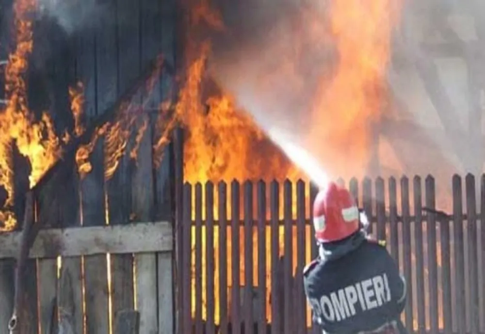 Incendiu la o locuință din Ciorani, joi după-amiază