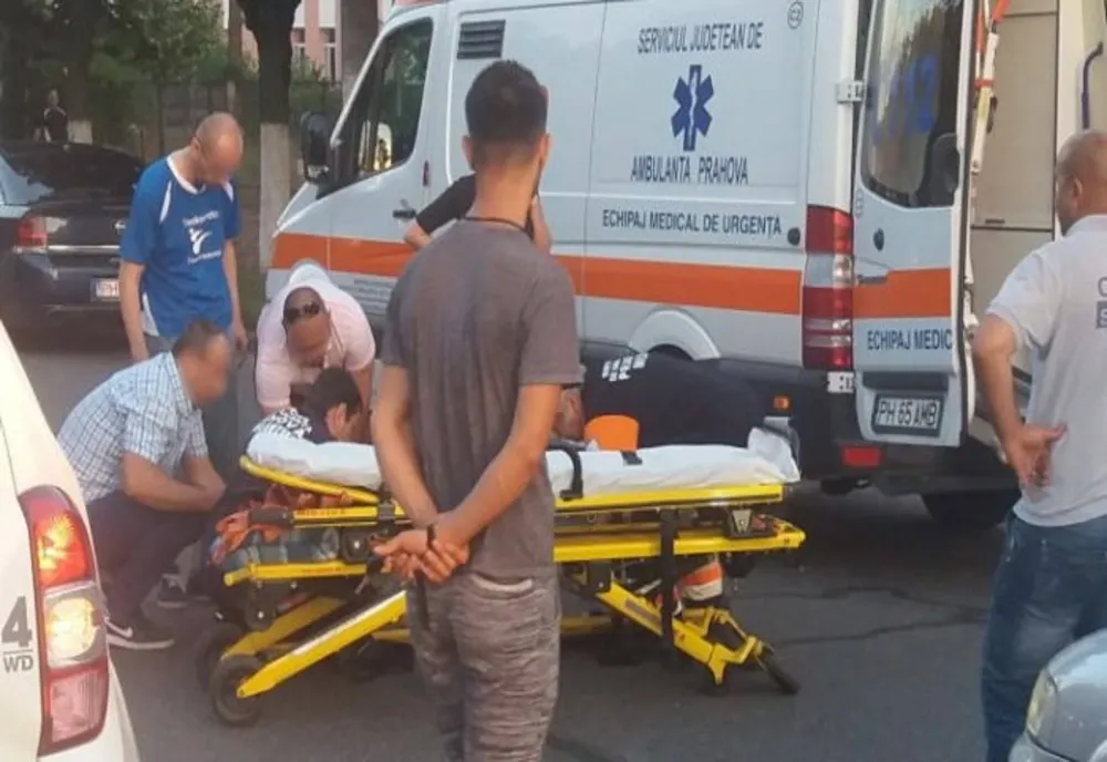 Accident pe Bulevardul Independenţei din Ploieşti. O femeie a avut nevoie de îngrijiri medicale
