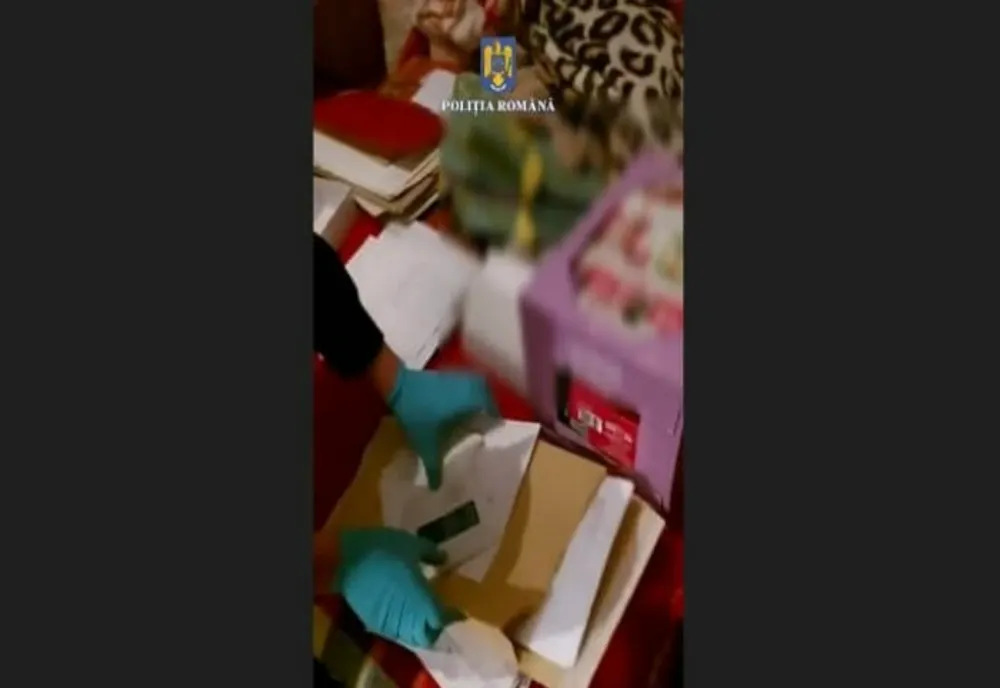 Opt persoane, duse la audieri în urma percheziţiilor la o grupare care a luat împrumuturi de aproape 6 milioane de lei, de la CAR-uri