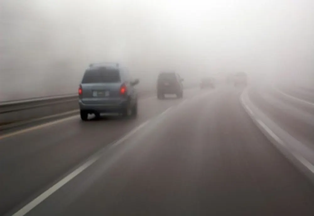 Avertizare meteo: Zone din opt județe, sub cod galben de ceață DENSĂ, cu vizibilitate redusă