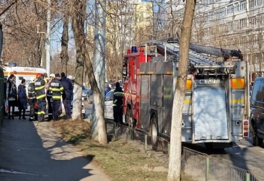 Prahova. Accident provocat de un puști cu permisul suspendat. Trei autovehicule au fost implicate în evenimentul rutier