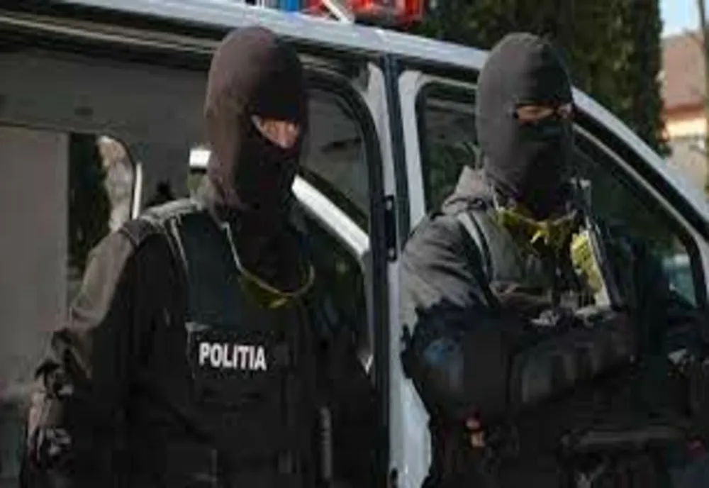 Percheziţii în Dâmboviţa şi Prahova într-un dosar de înşelăciune, cu prejudiciu de peste 500.000 lei