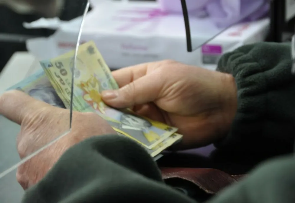ANGAJAȚII CASELOR DE PENSII, PROTEST FAȚĂ DE MĂSURILE GUVERNULUI