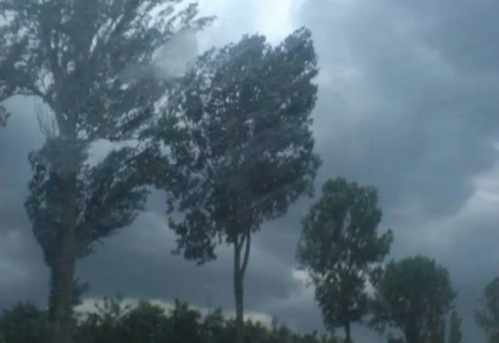 AVERTIZĂRI METEO COD GALBEN ȘI COD PORTOCALIU DE INSTABILITATE ATMOSFERICĂ ÎN CEA MAI MARE PARTE A ȚĂRII