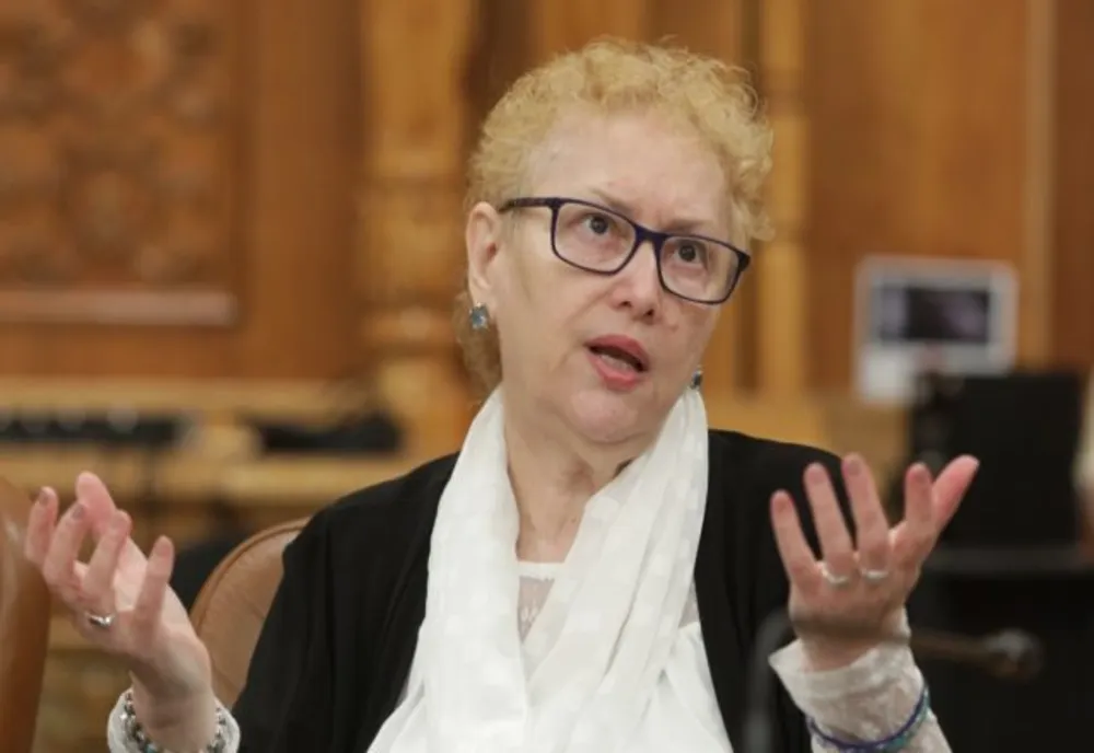 USR: „PSD ȘI PNL BLOCHEAZĂ REVOCAREA RENATEI WEBER! MANDATUL EI A EXPIRAT DIN 2024”