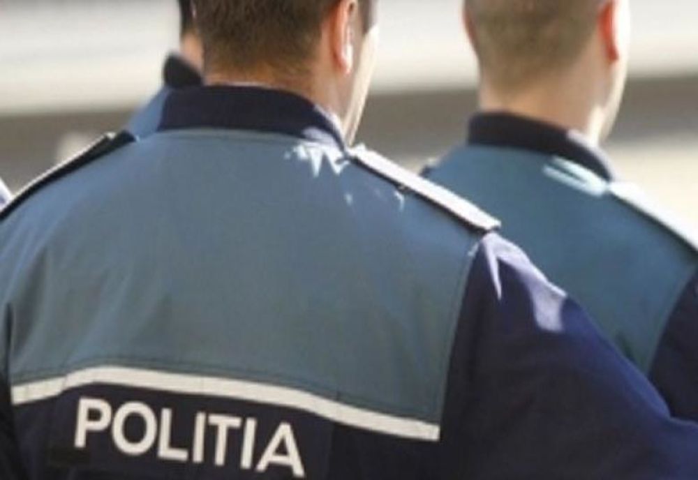 Un poliţist din Prahova s-a filmat,în poziții indecente apoi a trimis unei prostituate pe whatsapp imagini video explicite