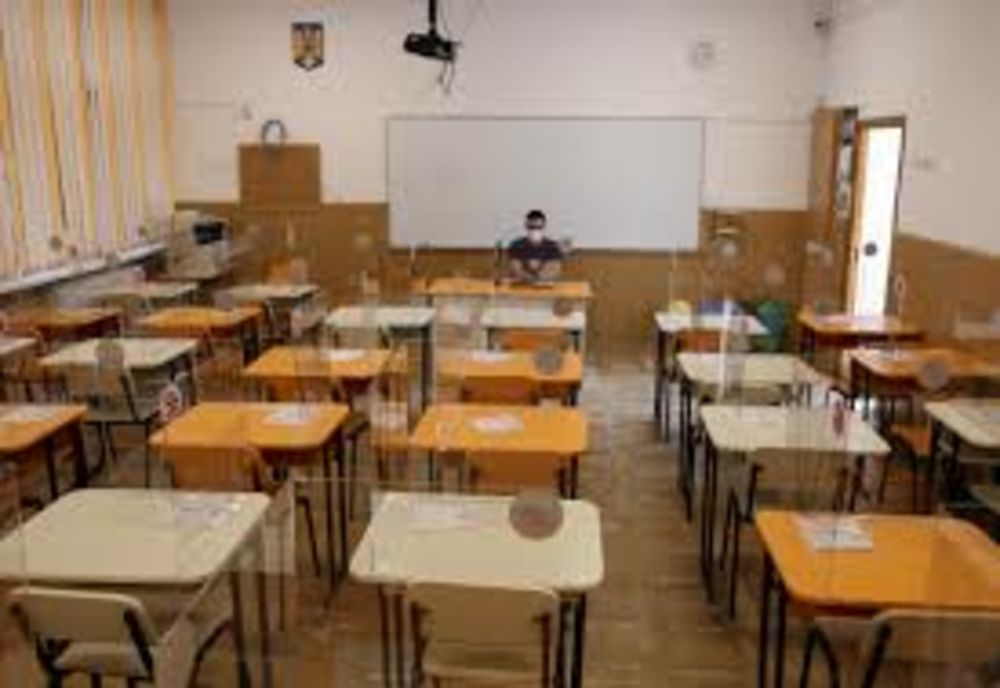 Peste 200 de posturi de director și director adjunct scoase la concurs, în Prahova