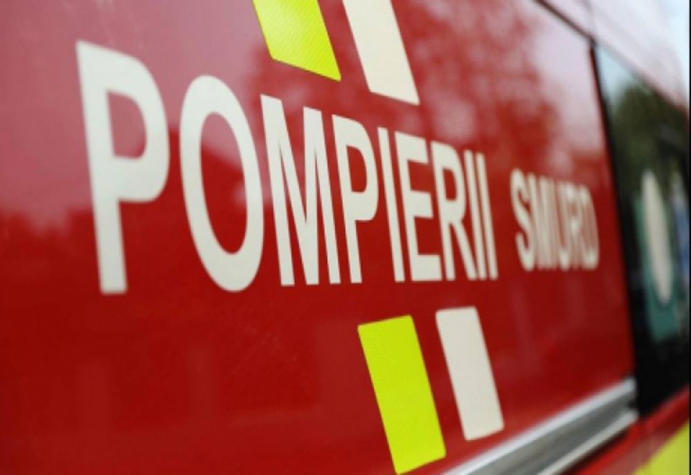 Accident rutier în Ploiești. Două persoane rănite în urma coliziunii dintre un autobuz și un autoturism