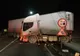 FOTO Trafic blocat pe DN1, la Sinaia. Un TIR încărcat cu banane a derapat