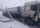 O cisternă cu benzină și motorină a intrat într-un stâlp de curent pe DN 1, la Bușteni 