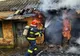 Prahova. Incendiu violent la o casă din Perşunari. O persoană a fost găsită carbonizată