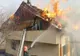 Prahova. Casă mistuită de flăcări la Negoieşti