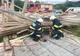 Prahova. Două femei au fost rănite după ce o schelă s-a prăbuşit la o fabrică de cherestea
