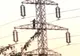 Tentativă de suicid în Ploiești. Un bărbat amenință că se aruncă de pe un stâlp de curent electric