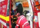Prahova. Șoferită rănită într-un accident, la Vărbilău. Mașina tinerei s-a răsturnat și a lovit un copac