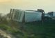 FOTO  TIR răsturnat pe DN1, în giratoriul de la Strejnicu