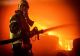 INCENDIU VIOLENT ÎN PRAHOVA; O PERSOANĂ A FOST GĂSITĂ CARBONIZATĂ